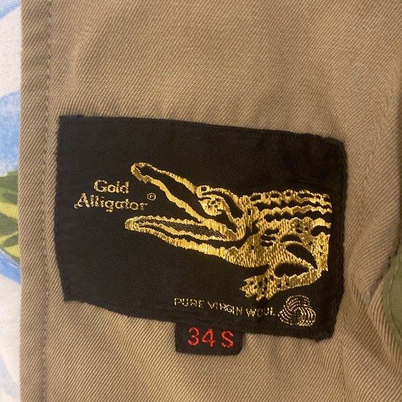 Warm Gold alligator coat - Picture 2 of 4